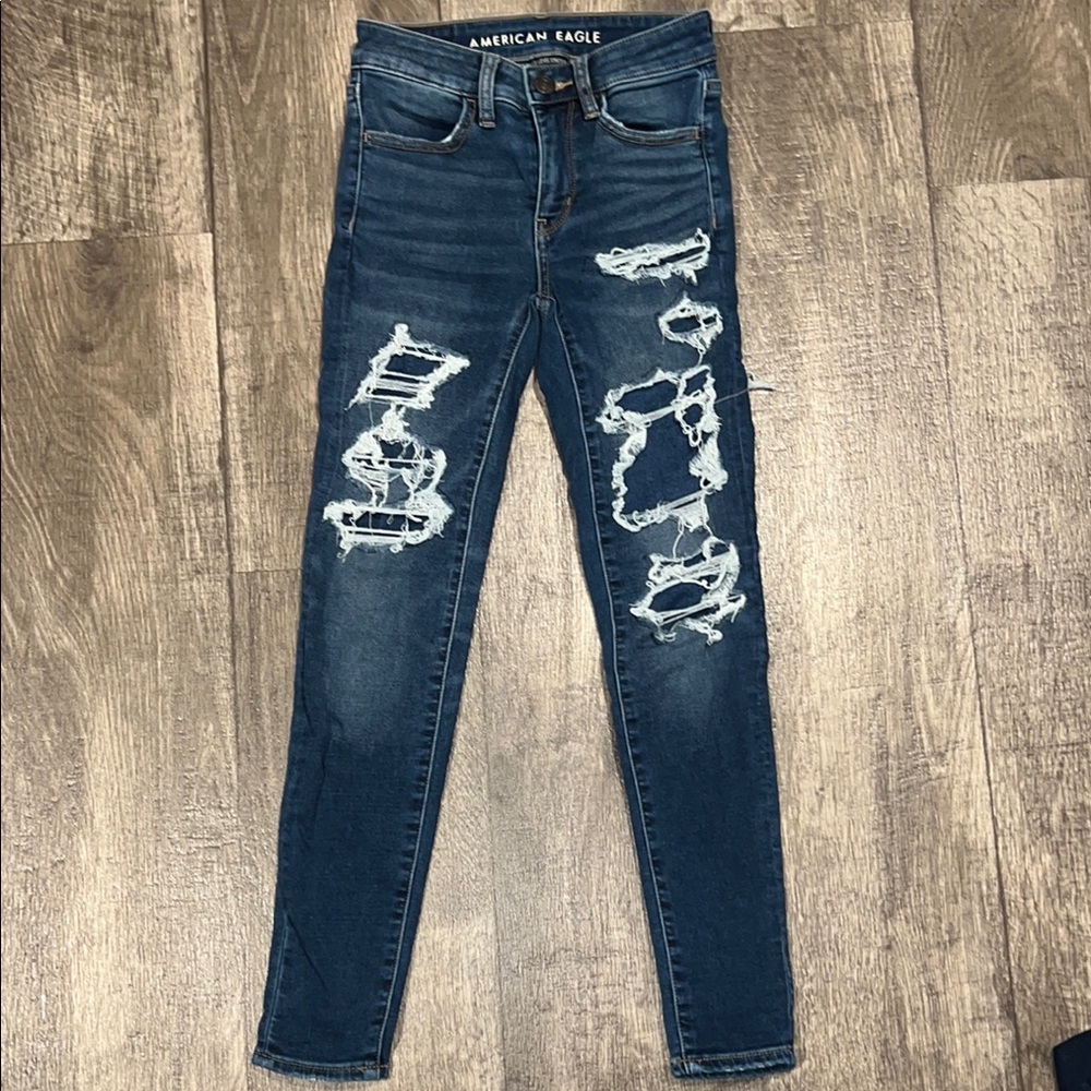 American Eagle Outfitters Women's Blue Distressed Jeans